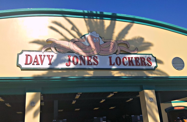 Locker rooms and showers at Knott's Soak City in Buena Park, CA