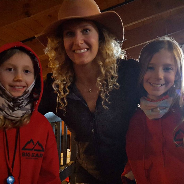 Zoe and Kaylee with Lindsey Jacobellis