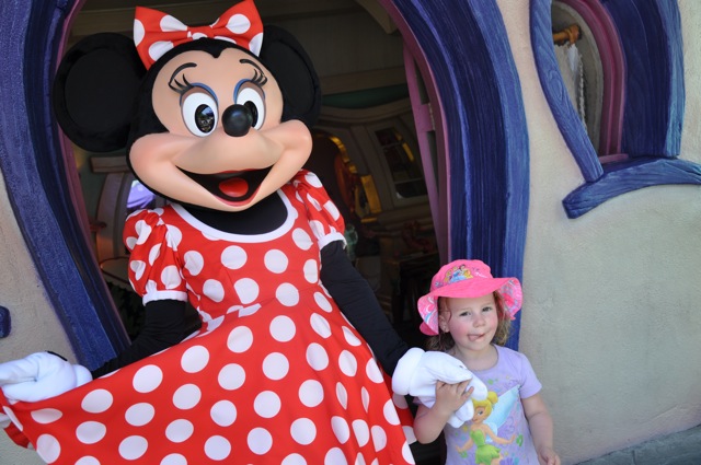 Zoë Meeting Minnie Mouse - She Was So Excited!