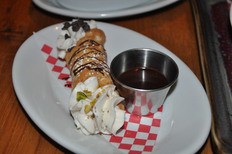 Cannoli at Buddy V's