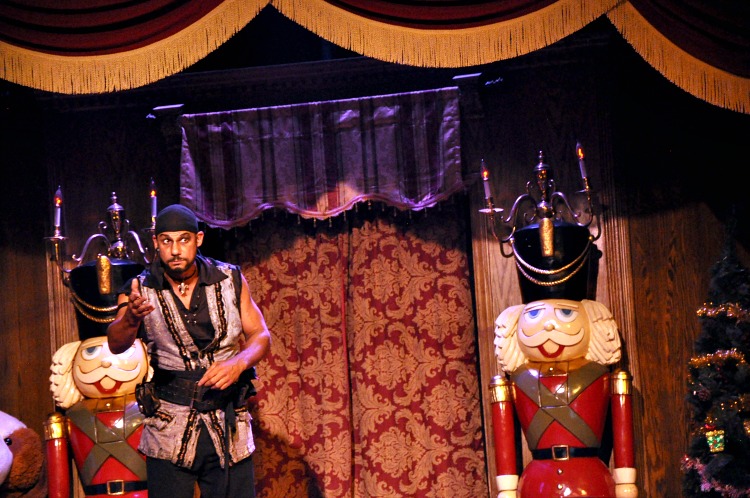 Pirate's Dinner narrator on stage