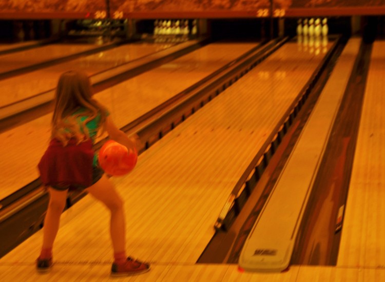 Zoë bowling at Red Rock Lanes