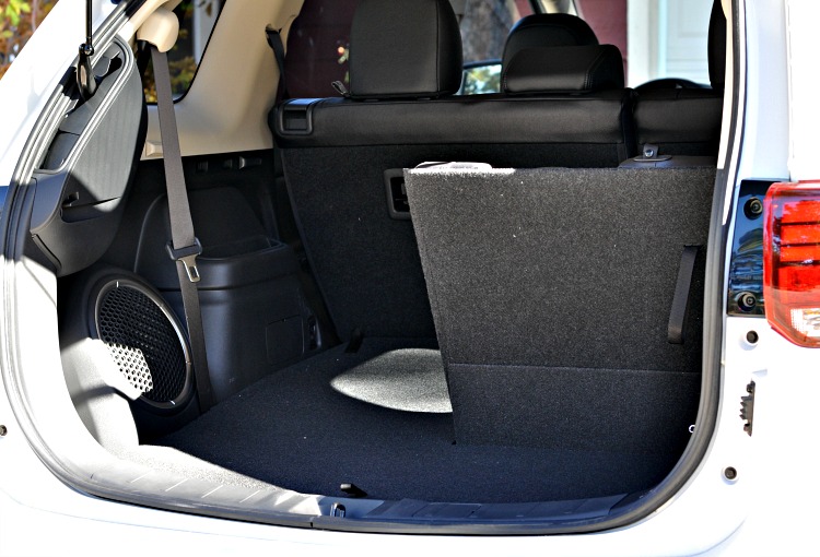 Mitsubishi Outlander 3rd row seats fold down