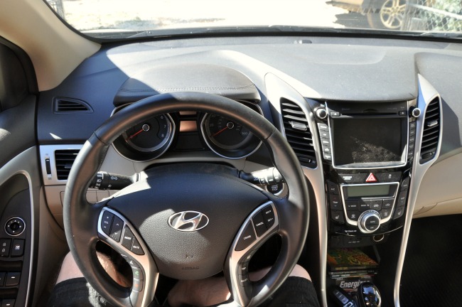 Hyundai Elantra GT steering wheel