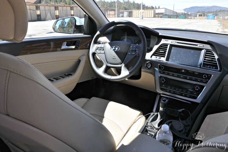 Hyundai Sonata Limited driver's seat and steering wheel