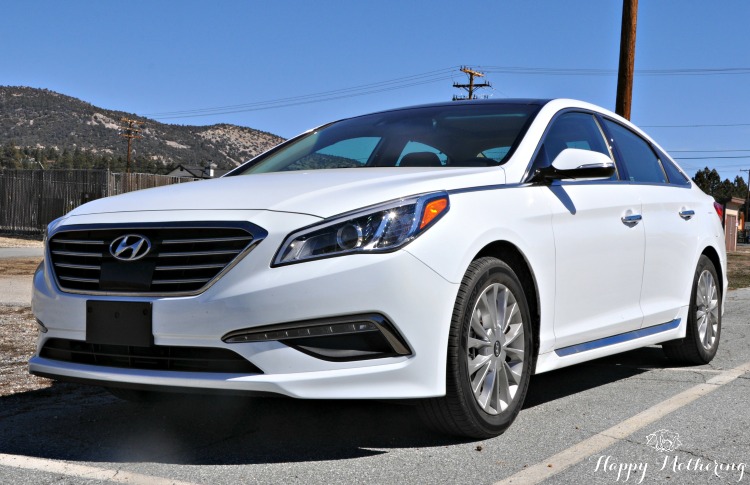 Front angle of teh Hyundai Sonata Limited