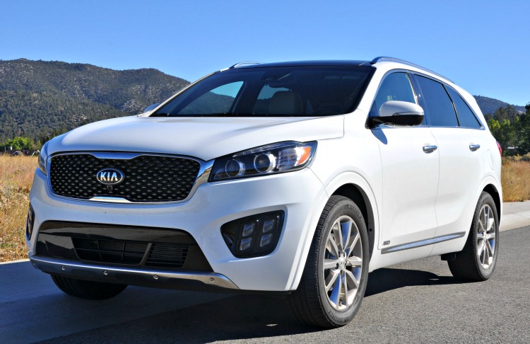 Front angle of white Kia Sorento