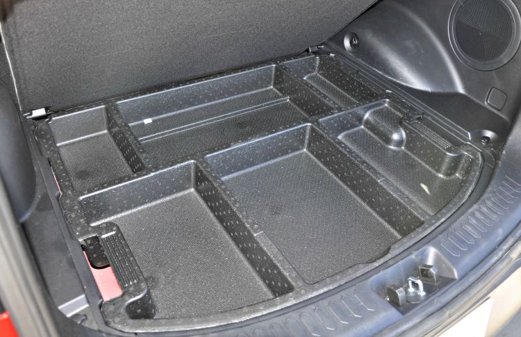 Trunk storage in Kia Sportage