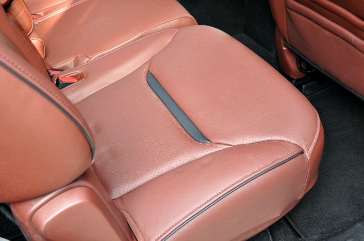 Mazda CX-9 brown leather seats