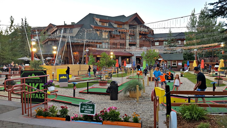 Fun activities at the shopping center in Tahoe South