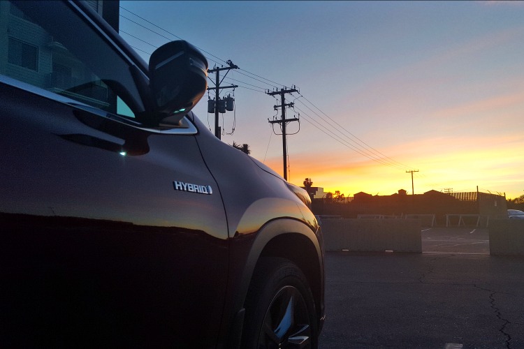 Toyota Highlander Hybrid at sunset